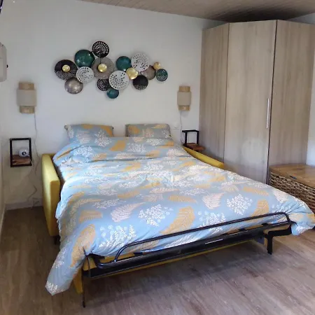Studio ALYA, micro-maison en campagne de Lizio Extérieur photo